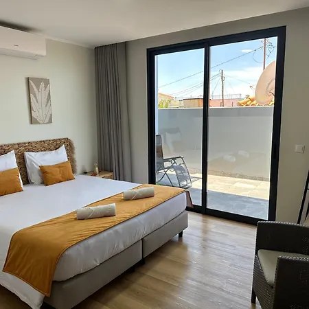 Apartment Oasis - *